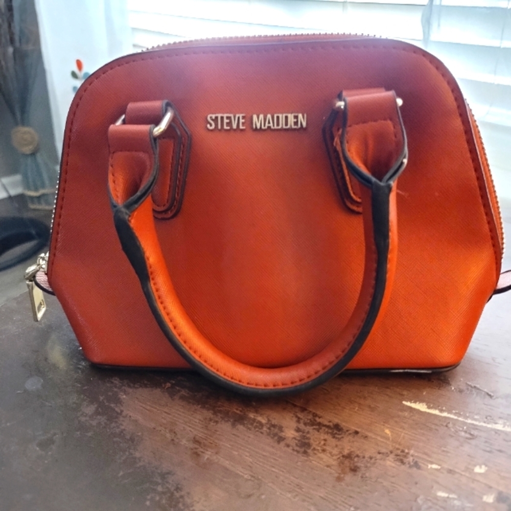 Steve Madden Brown mini purse!